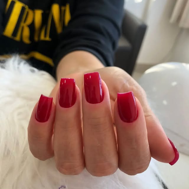Trabalho de nail design do Studio Suellen Mello
